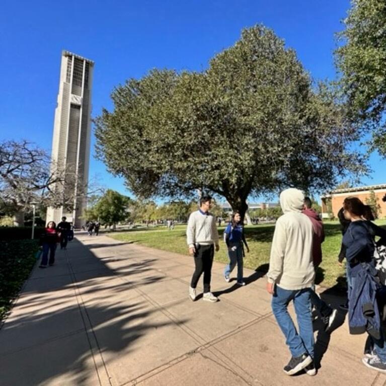 Del Vallejo Middle School Visit Campus Tour